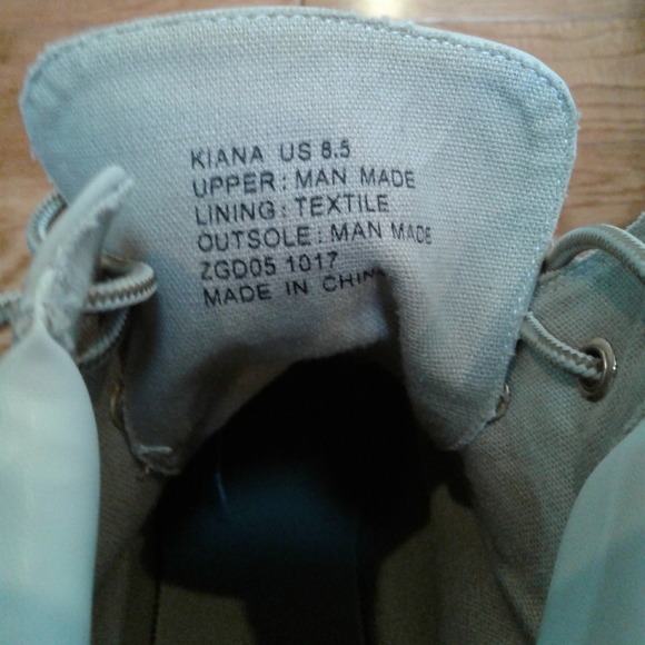 Boots - Picture 4 of 13